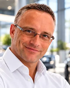 Tilo Neumann, Inhaber von CARCHECK Berlin und Kfz-Sachverständiger