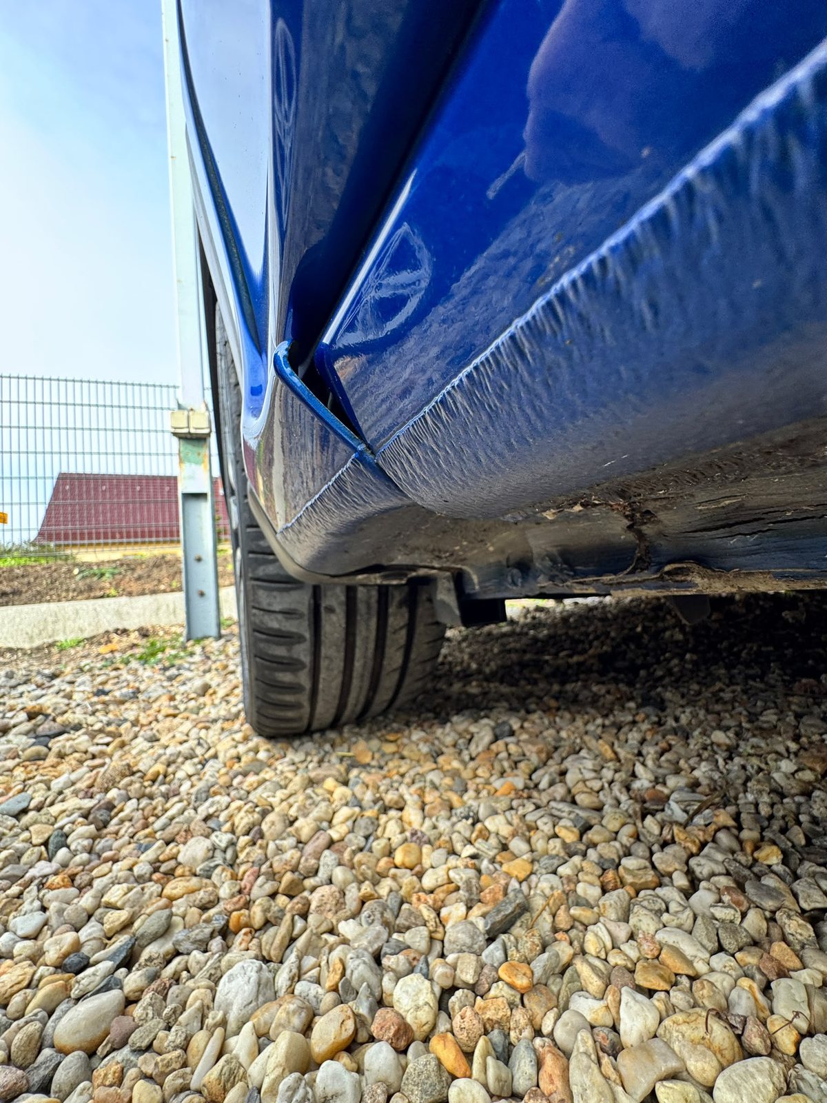 Detailaufnahme der Seitenpartie und des Schwellers am Honda Civic